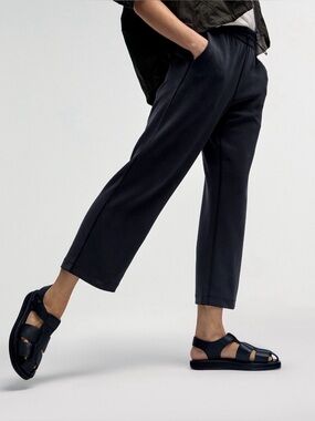 Lululemon - Softstreme High-Rise Straight Leg Cropped Pant